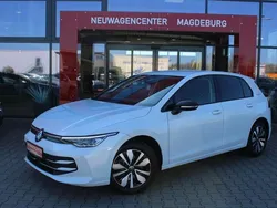 Weiß Gebraucht 2024 VW Golf VIII Goal Limousine | 31.679 € (Superpreis)