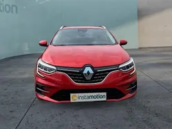 Rot Gebraucht 2023 Renault Mégane GrandTour Kombi | 21.999 € (Fairer Preis)