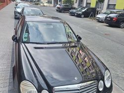 Schwarz Gebraucht 2007 Mercedes E200 Classic Limousine | 3.700 € (Fairer Preis)