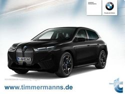 Saphirschwarz (metallic) Gebraucht 2022 BMW iX SUV | 39.950 € (Fairer Preis)