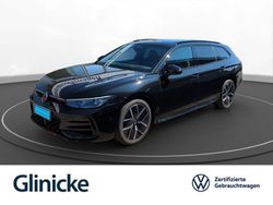 Schwarz Gebraucht 2024 VW Passat R-line Kombi | 43.880 € (Teuer)