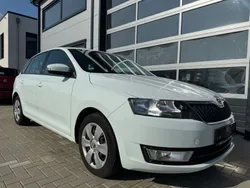 Weiß Gebraucht 2015 Skoda Rapid Ambition Kombi | 8.790 € (Fairer Preis)
