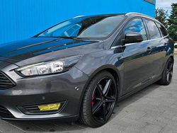 Grau Gebraucht 2015 Ford Focus Titanium Kombi | 9.999 € (Etwas zu teuer)