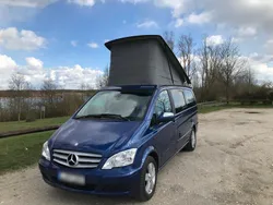 Blau Gebraucht 2012 Mercedes Viano Marco Polo Van / Kleinbus | 35.000 €