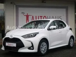 Weiß Gebraucht 2023 Toyota Yaris Comfort Kleinwagen | 21.490 € (Fairer Preis)