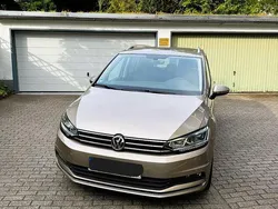 Beige Gebraucht 2017 VW Touran Highline Van / Kleinbus | 19.900 € (Fairer Preis)