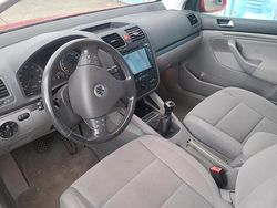 Rot Gebraucht 2004 VW Golf V Kleinwagen | 1.100 € (Superpreis)