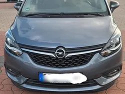 Grau Gebraucht 2025 Opel Zafira Tourer Van / Kleinbus | 12.499 €