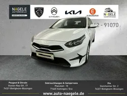 Weiß Gebraucht 2022 Kia Ceed Vision Limousine | 20.400 € (Fairer Preis)