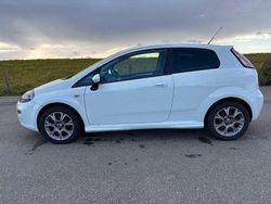 Weiß Gebraucht 2012 Fiat Punto S Kleinwagen | 2.500 €