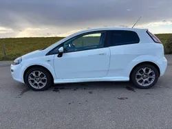 Weiß Gebraucht 2012 Fiat Punto S Kleinwagen | 2.600 €