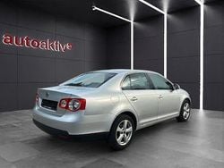 Silber Gebraucht 2006 VW Jetta Comfortline Limousine | 2.990 € (Fairer Preis)
