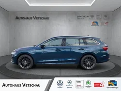 Lavablau (blau) Gebraucht 2023 Skoda Octavia Style Kombi | 31.990 € (Etwas zu teuer)