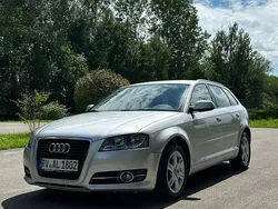 Silber Gebraucht 2011 Audi A3 Sportback Attraction Limousine | 4.350 € (Guter Preis)
