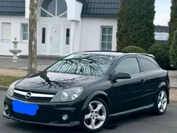 Schwarz Gebraucht 2005 Opel Astra GTC Cosmo Coupé | 3.849 € (Teuer)
