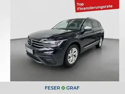 Deep black perleffekt Gebraucht 2024 VW Tiguan Allspace Life SUV | 34.680 € (Guter Preis)