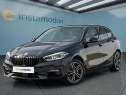 Schwarz Gebraucht 2022 BMW 120 Kleinwagen | 26.549 € (Fairer Preis)