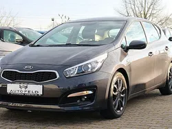 Grau Gebraucht 2017 Kia Ceed Edition 7 Limousine | 8.950 € (Fairer Preis)