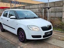 Weiß Gebraucht 2009 Skoda Fabia Limousine | 1.400 € (Guter Preis)