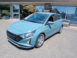 Grün Neu 2024 Hyundai i20 Select Limousine | 18.900 € (Guter Preis)