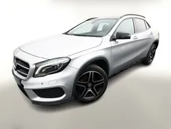 Silber Gebraucht 2016 Mercedes GLA200 AMG line SUV | 18.488 € (Fairer Preis)