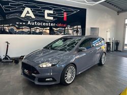 Grau Gebraucht 2016 Ford Focus ST Kombi | 13.200 € (Fairer Preis)