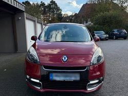 Rot Gebraucht 2013 Renault Scénic III SUV | 5.900 € (Fairer Preis)