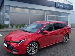 Karminarot metallic Gebraucht 2024 Toyota Corolla Team Kombi | 32.680 € (Teuer)