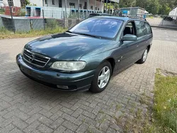Grün Gebraucht 2001 Opel Omega Kombi | 1.900 € (Fairer Preis)