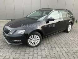 Schwarz metallic Gebraucht 2018 Skoda Octavia Active Kombi | 12.390 € (Fairer Preis)