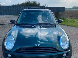 Grün Gebraucht 2003 Mini Cooper Kleinwagen | 950 € (Guter Preis)