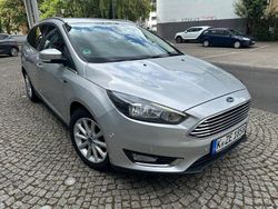 Silber Gebraucht 2016 Ford Focus Titanium Limousine | 6.900 € (Guter Preis)