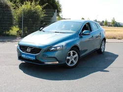 Blau Gebraucht 2014 Volvo V40 Momentum Kombi | 8.950 € (Fairer Preis)