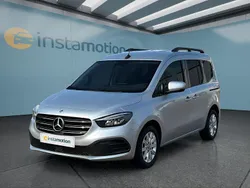 Silber Gebraucht 2024 Mercedes T180 Van / Kleinbus | 29.299 € (Fairer Preis)