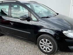 Schwarz Gebraucht 2010 VW Touran Van / Kleinbus | 3.550 € (Fairer Preis)