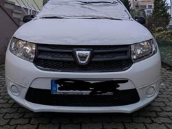 Weiß Gebraucht 2015 Dacia Sandero Kleinwagen | 4.900 € (Guter Preis)