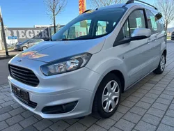 Silber Gebraucht 2017 Ford Tourneo Courier Trend Van / Kleinbus | 7.900 € (Guter Preis)