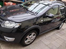 Schwarz Gebraucht 2016 Dacia Sandero Limousine | 7.200 € (Fairer Preis)