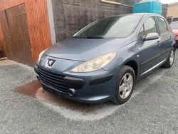 Grau Gebraucht 2006 Peugeot 307 Limousine | 1.890 € (Fairer Preis)