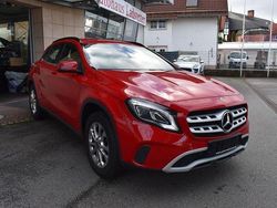 Rot Gebraucht 2017 Mercedes GLA200 Urban SUV | 19.900 € (Fairer Preis)
