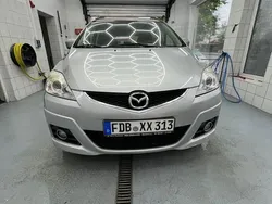 Grau Gebraucht 2010 Mazda 5 Comfort Van / Kleinbus | 3.880 € (Fairer Preis)