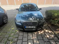 Grau Gebraucht 2005 Audi A3 Sportback Ambiente Limousine | 1.600 € (Guter Preis)