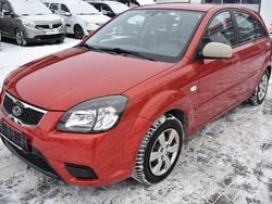 Rot Gebraucht 2011 Kia Rio Vision Limousine | 3.890 €