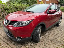 Rot Gebraucht 2015 Nissan Qashqai SUV | 11.450 € (Superpreis)
