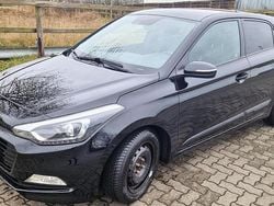 Schwarz Gebraucht 2017 Hyundai i20 YES! Kleinwagen | 9.250 € (Guter Preis)