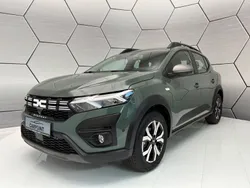 Grün Neu 2025 Dacia Sandero Expression Kleinwagen | 19.990 € (Etwas zu teuer)
