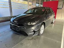 Pentametal Neu 2024 Kia Ceed Comfort Limousine | 27.990 € (Fairer Preis)