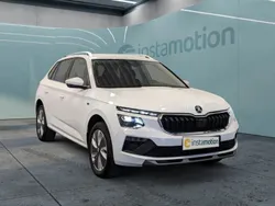 Weiß Gebraucht 2024 Skoda Kamiq SUV | 25.790 € (Etwas zu teuer)