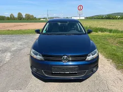 Blau Gebraucht 2012 VW Jetta Highline Limousine | 7.900 € (Fairer Preis)