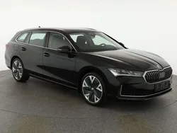 Onyx schwarz metallic Gebraucht 2024 Skoda Superb Selection Kombi | 41.595 € (Guter Preis)
